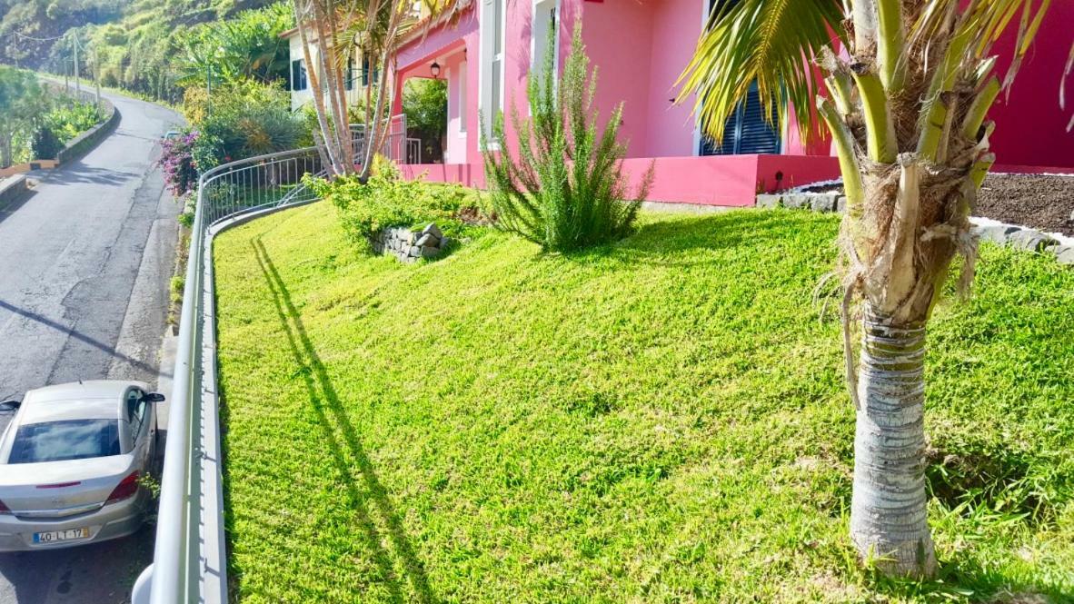 Pink House Apartment Ponta do Sol  Bagian luar foto