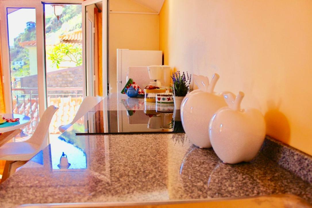 Pink House Apartment Ponta do Sol  Bagian luar foto